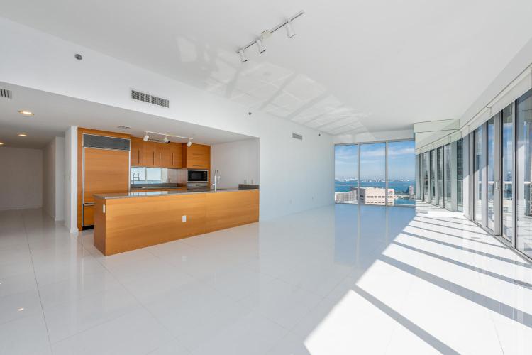465 Brickell Ave Unit 5201_Kitchen_2